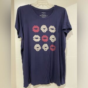 Torrid Navy Blue Lip Graphic Tee PLUS Size